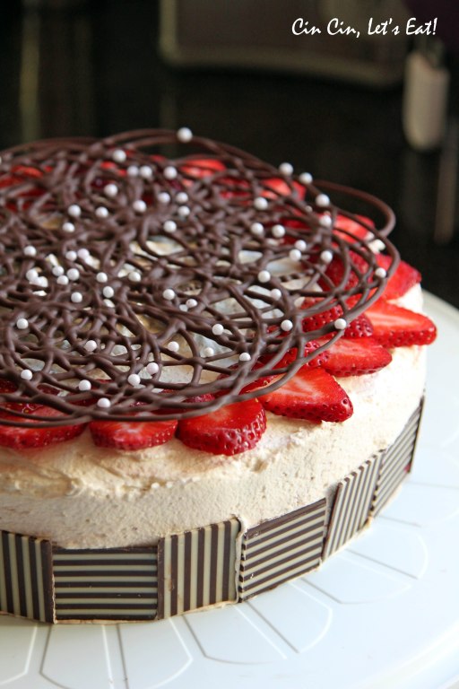 buttermilk_strawberry_chocolate ganache cake_3