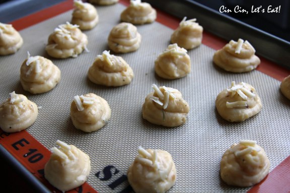 tea party 2013_garlic rosemary gougeres 1